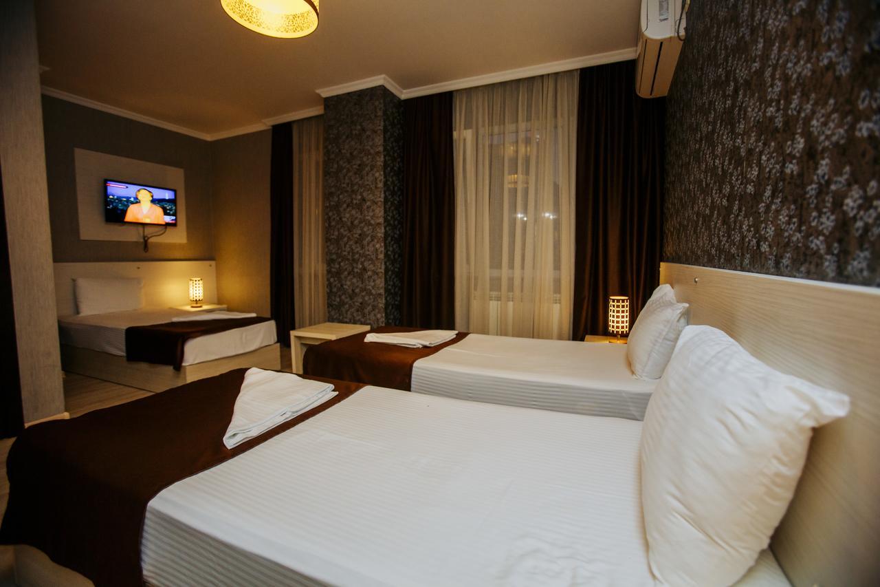 Batus Hotel Batumi Exterior photo