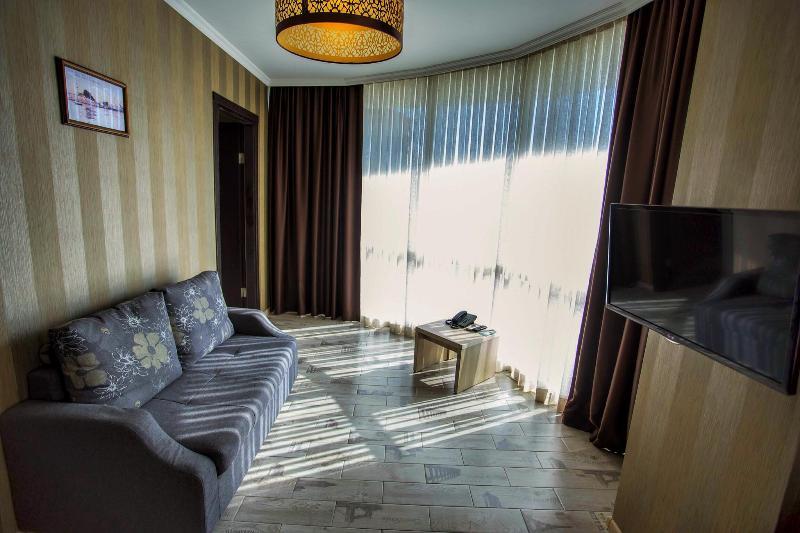 Batus Hotel Batumi Exterior photo